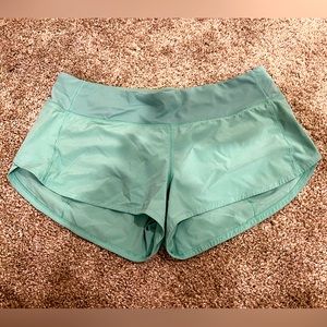 Lulu Lemon Speed Up Low Rise Lined Short 2.5”